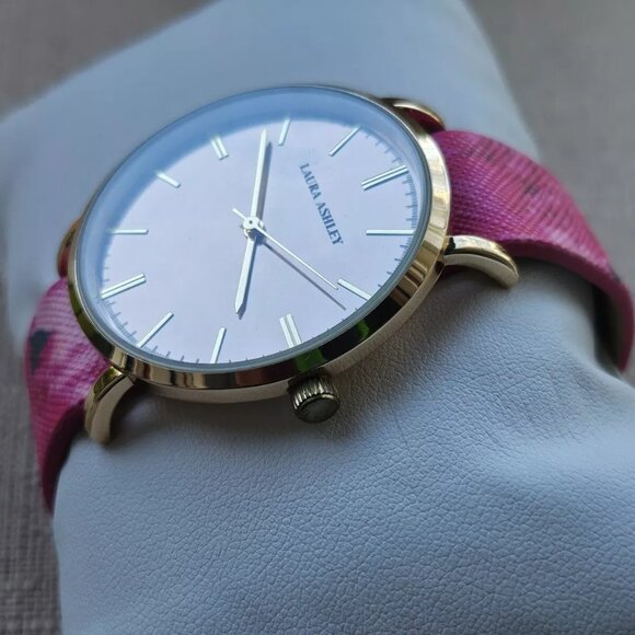 Laura Ashley Women Wristwatch Gold Slidethrough Interchangeable Strap Watch $395 - Picture 4 of 13
